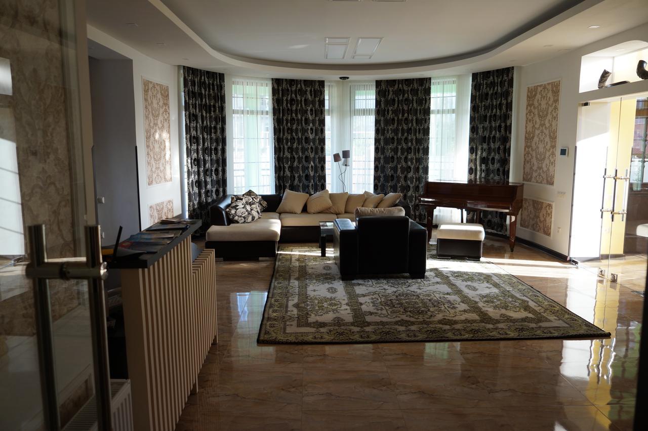 Villa Qero バトゥーミ エクステリア 写真